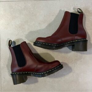 CADENCE LEATHER HEELED CHELSEA BOOTS 9 9.5 42